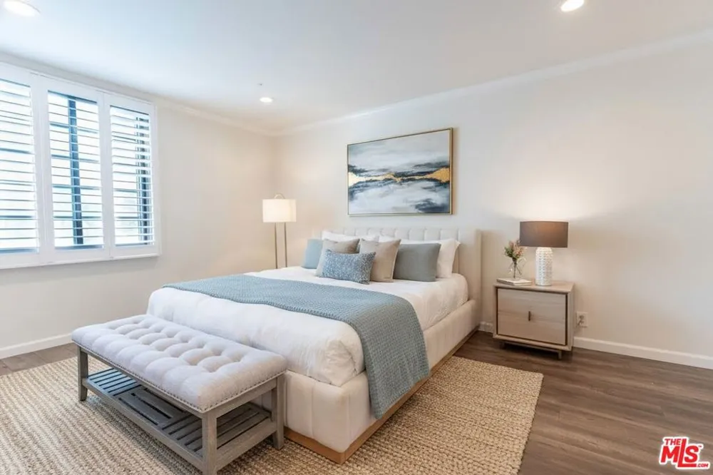 8145 Redlands Street #205 Playa del Rey, CA 90293