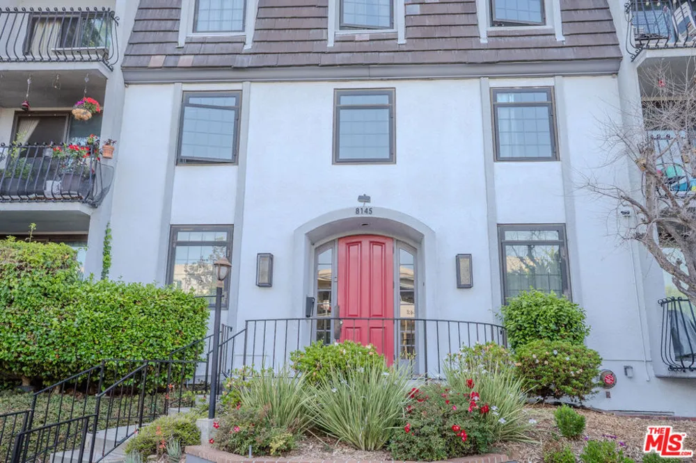 8145 Redlands Street #205 Playa del Rey, CA 90293