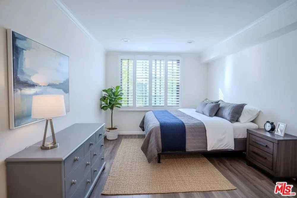 8145 Redlands Street #205 Playa del Rey, CA 90293