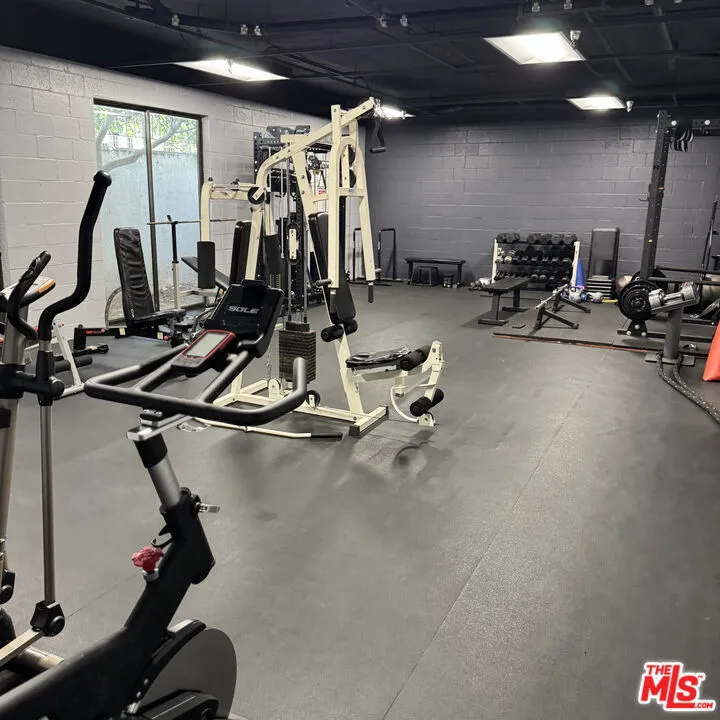 8145 Redlands Street #205 Playa del Rey, CA 90293