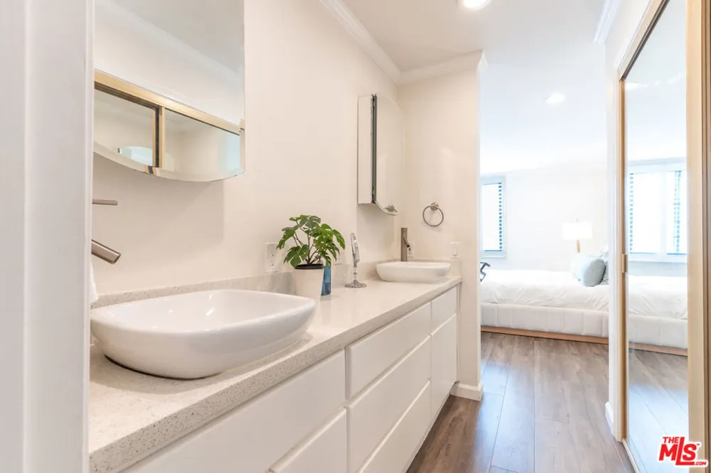 8145 Redlands Street #205 Playa del Rey, CA 90293