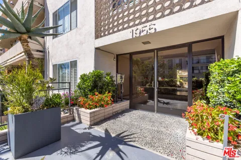 1955 Tamarind Avenue #2