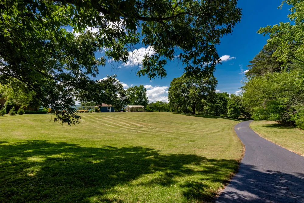320 Crestview Lane Dayton, TN 37321
