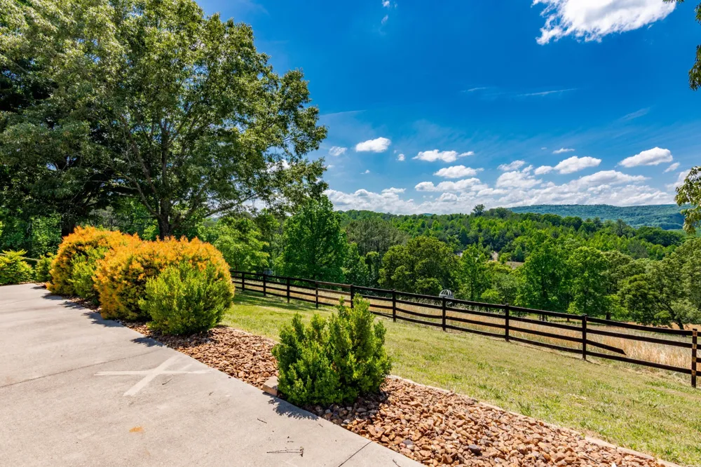 320 Crestview Lane Dayton, TN 37321