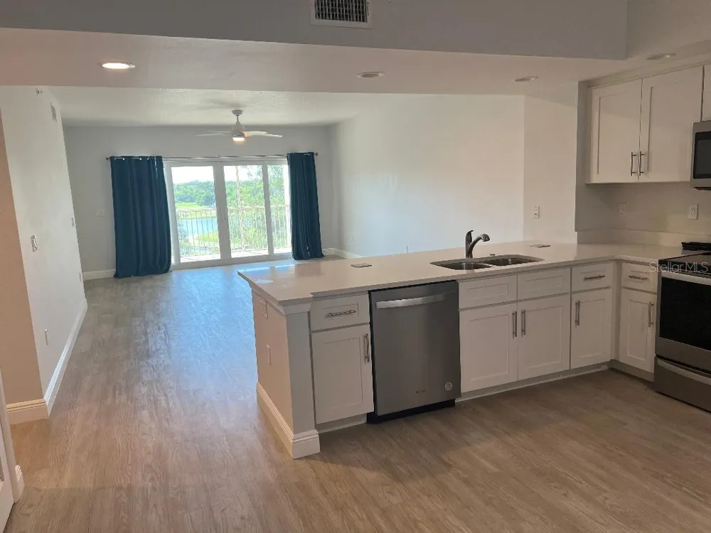 960 STARKEY ROAD #10305 Largo, FL 33771