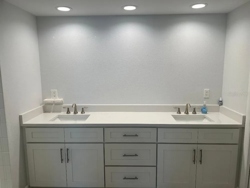 960 STARKEY ROAD #10305 Largo, FL 33771