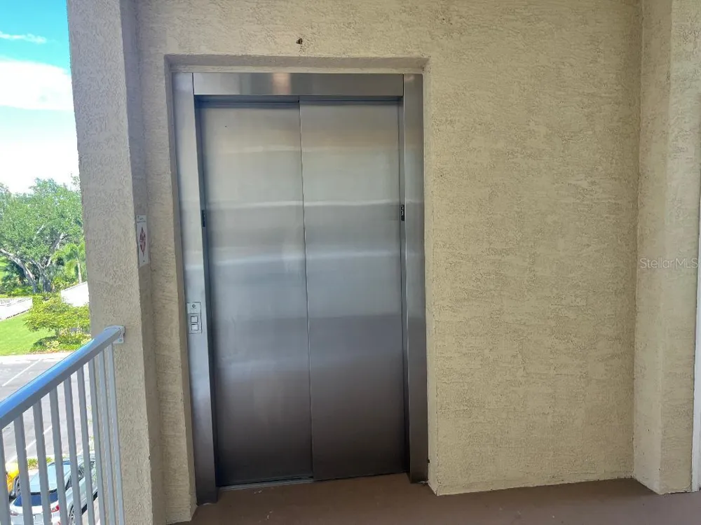 960 STARKEY ROAD #10305 Largo, FL 33771