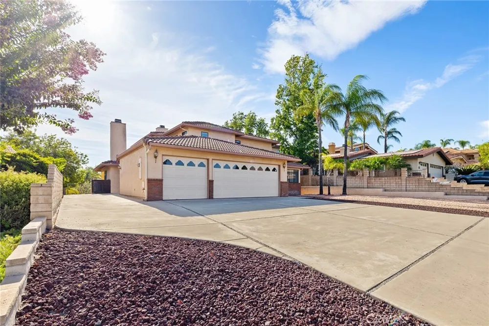 30127 White Wake Canyon Lake, CA 92587