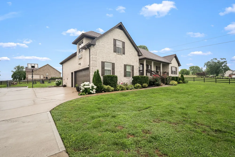 25 Bridle Path Ln Hartsville, TN 37074