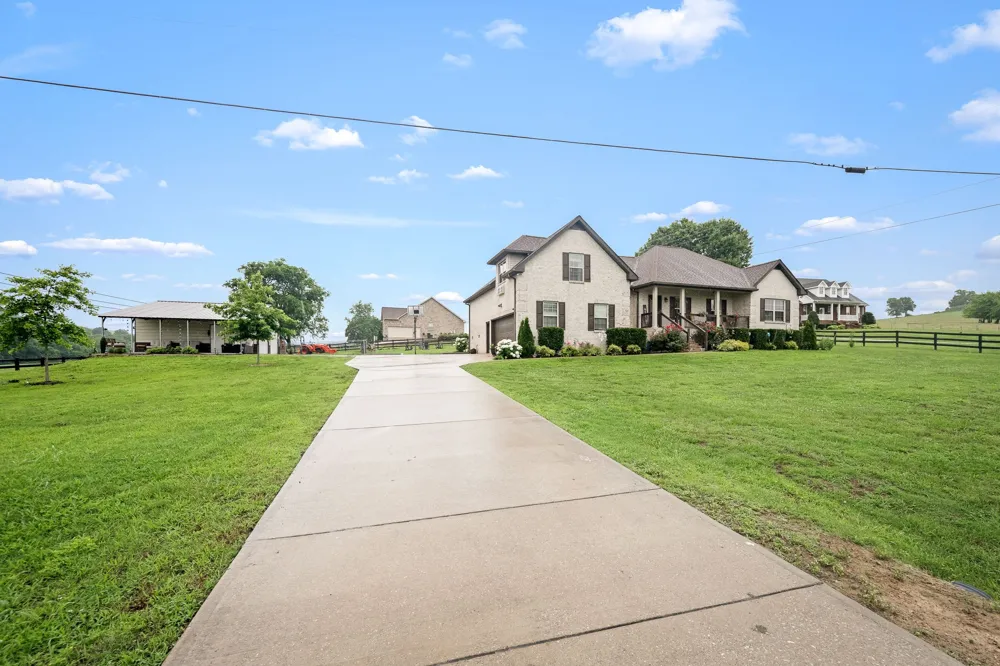 25 Bridle Path Ln Hartsville, TN 37074