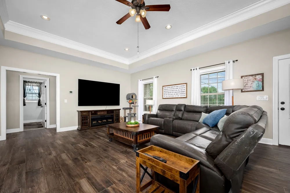 25 Bridle Path Ln Hartsville, TN 37074