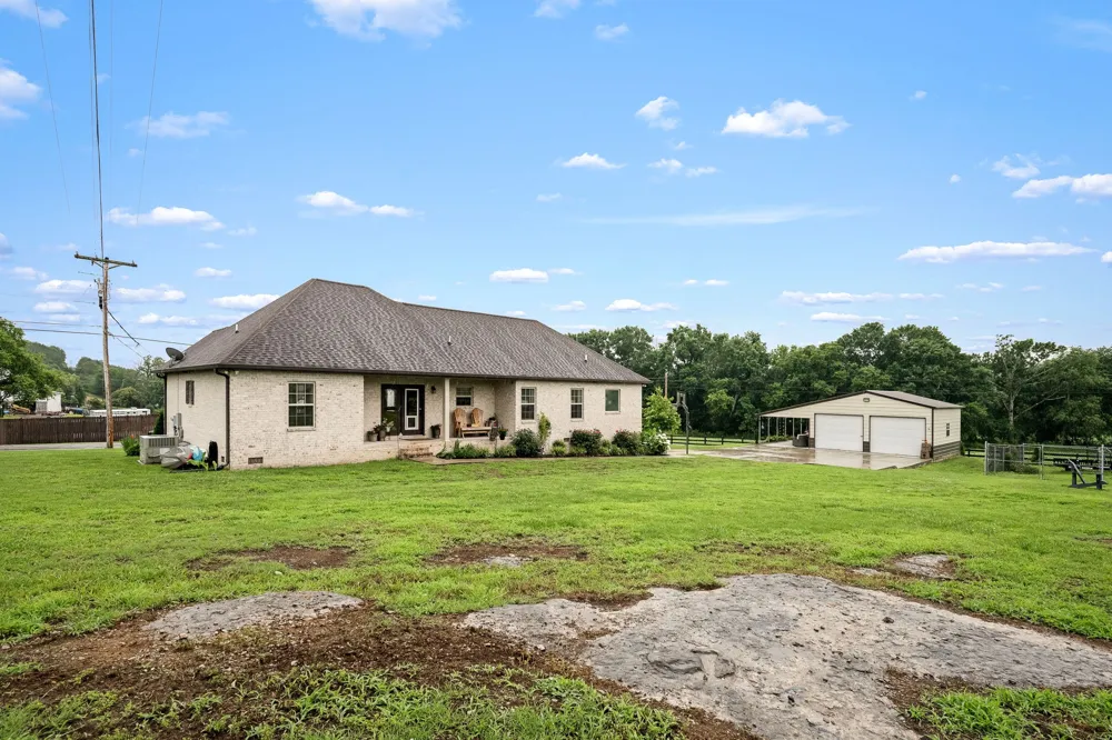 25 Bridle Path Ln Hartsville, TN 37074