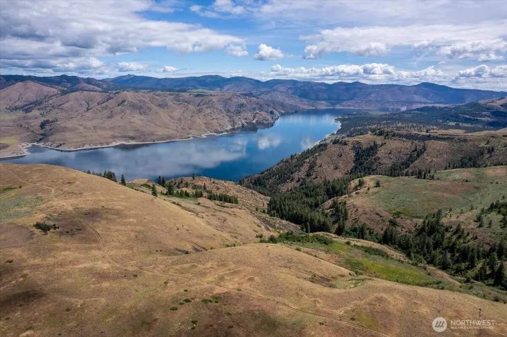 45000 Hanson Harbor Road Wilbur, WA 99185