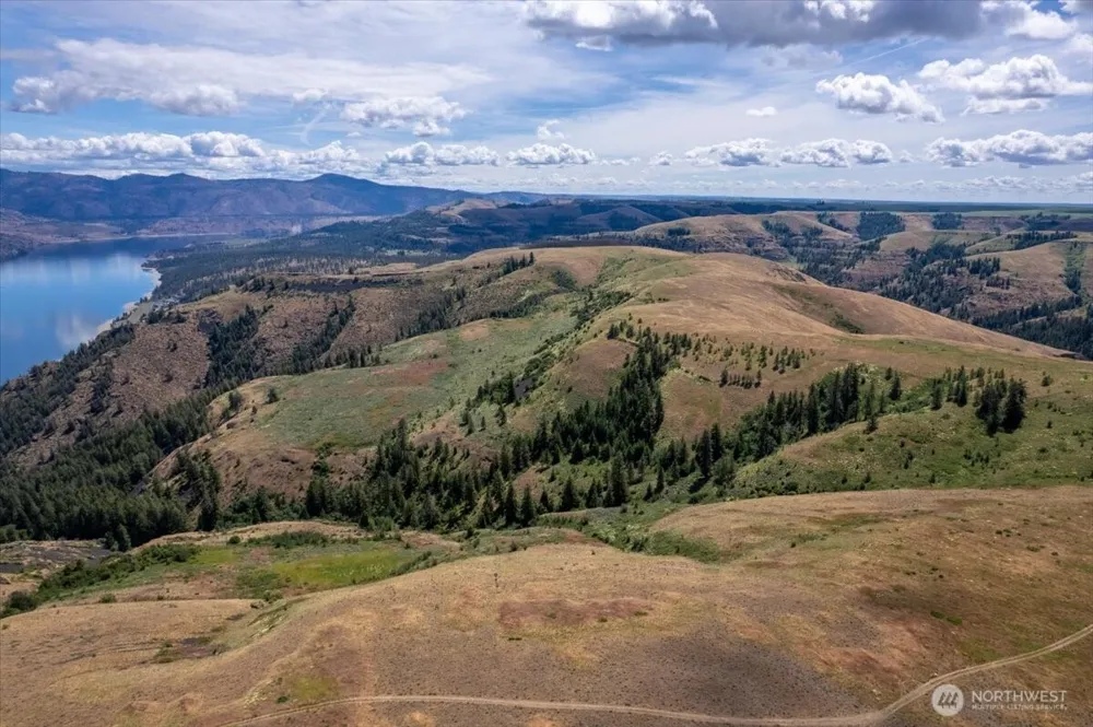 45000 Hanson Harbor Road Wilbur, WA 99185