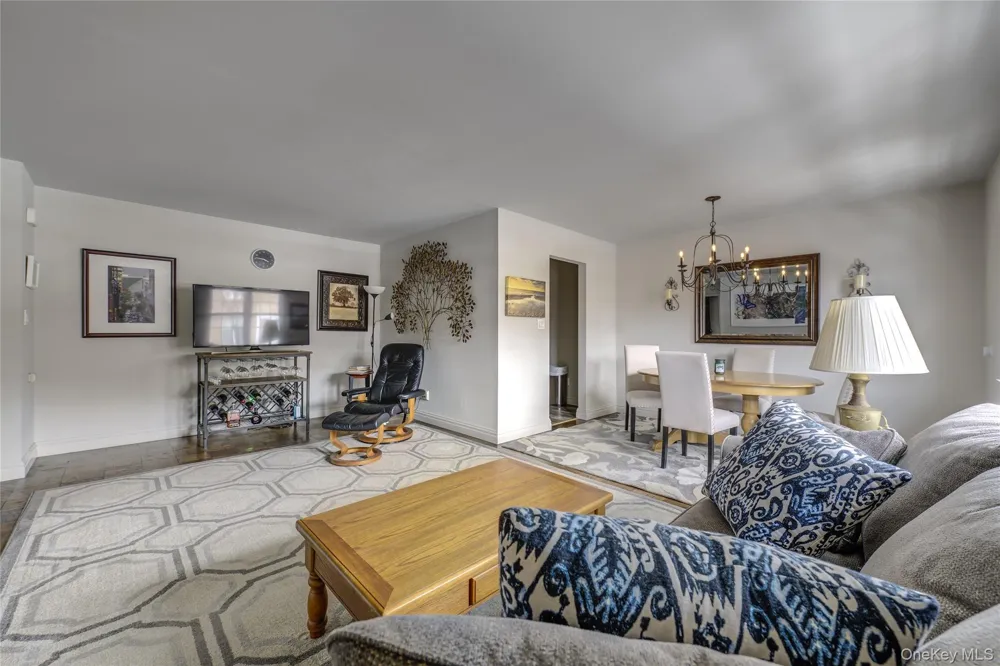 1 Anchorage Lane #2B Oyster Bay, NY 11771