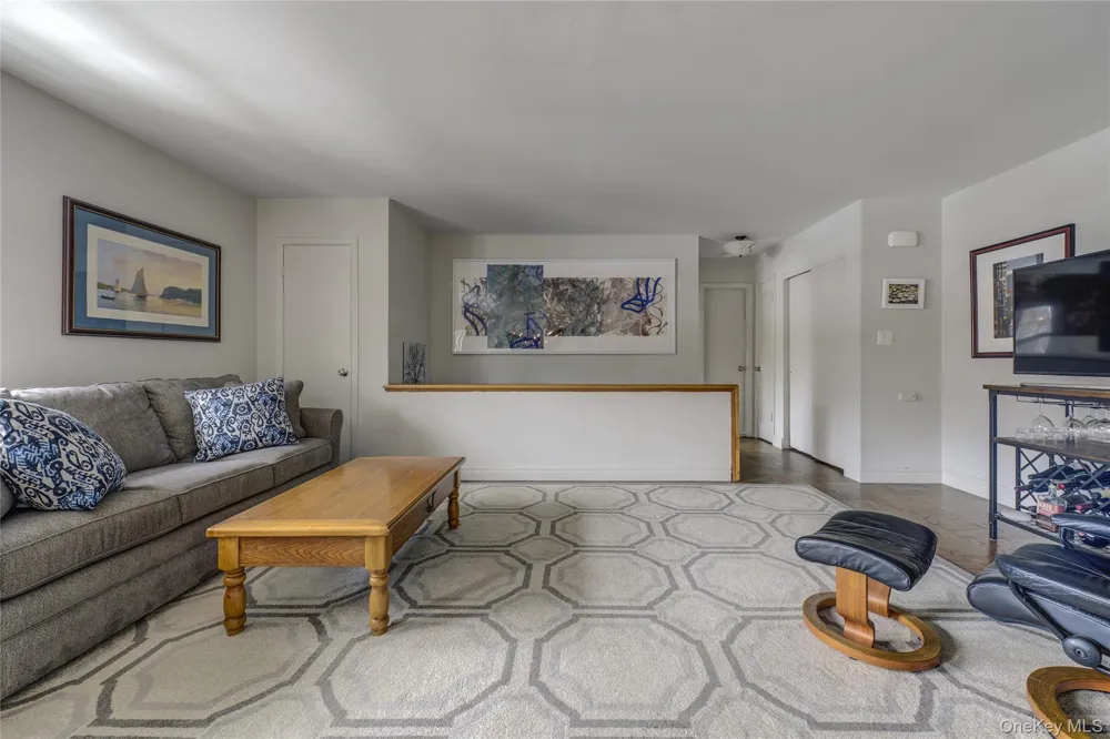 1 Anchorage Lane #2B Oyster Bay, NY 11771