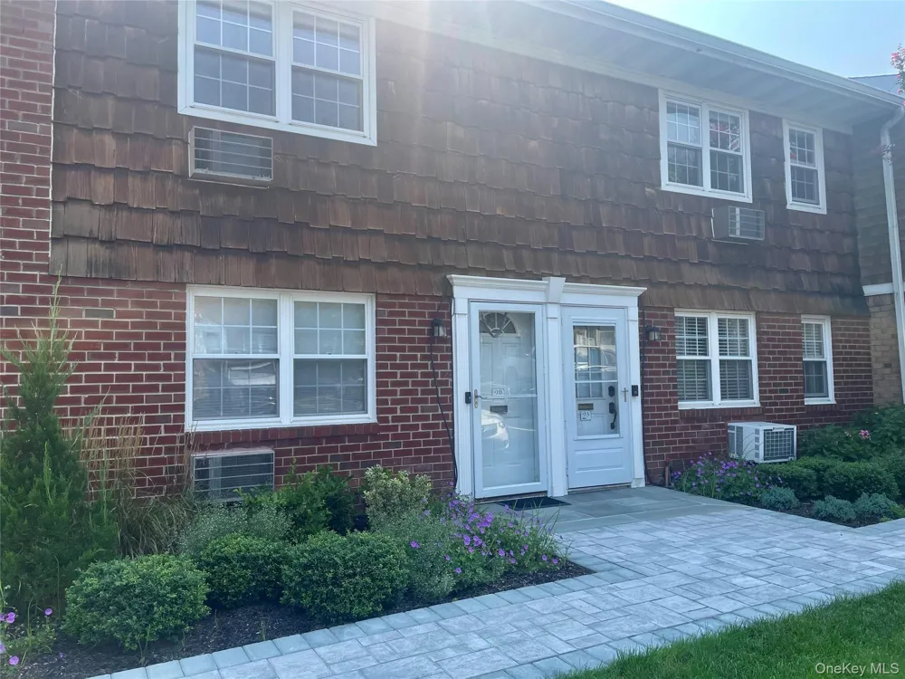 1 Anchorage Lane #2B Oyster Bay, NY 11771