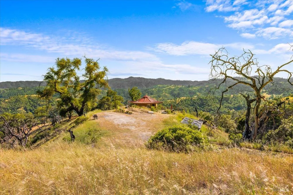 1401 Big Ridge Road Healdsburg, CA 95448