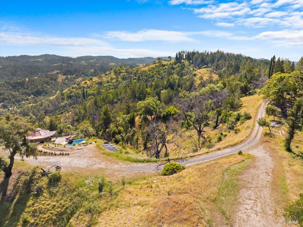 1401 Big Ridge Road Healdsburg, CA 95448