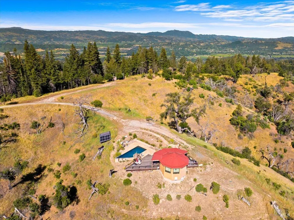 1401 Big Ridge Road Healdsburg, CA 95448