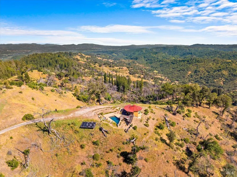 1401 Big Ridge Road Healdsburg, CA 95448