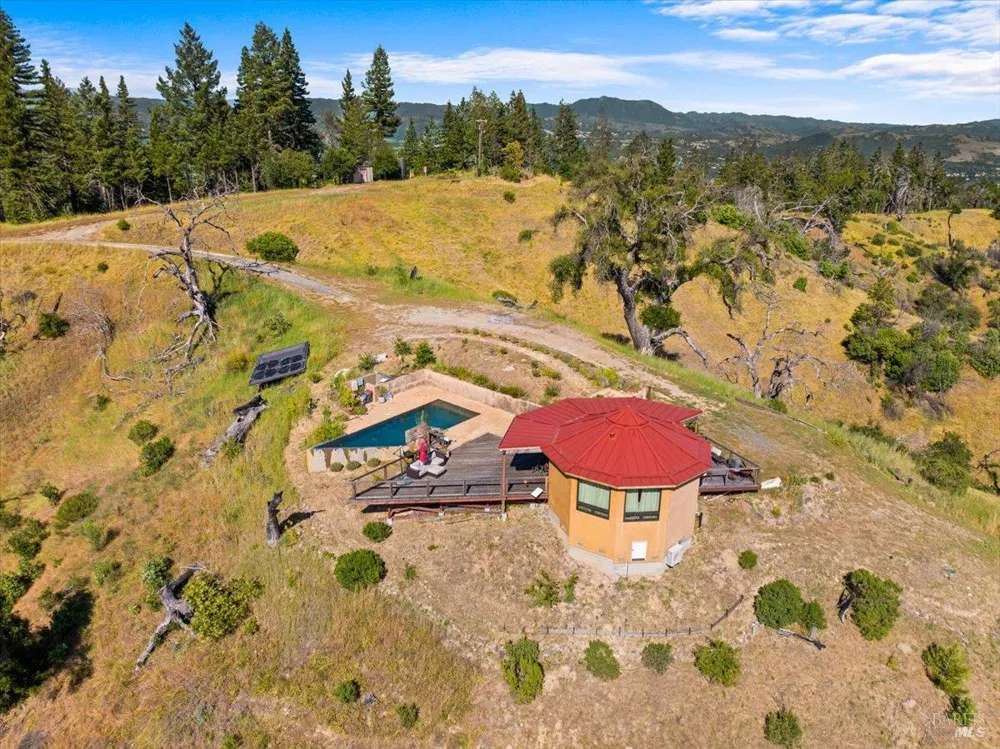 1401 Big Ridge Road Healdsburg, CA 95448