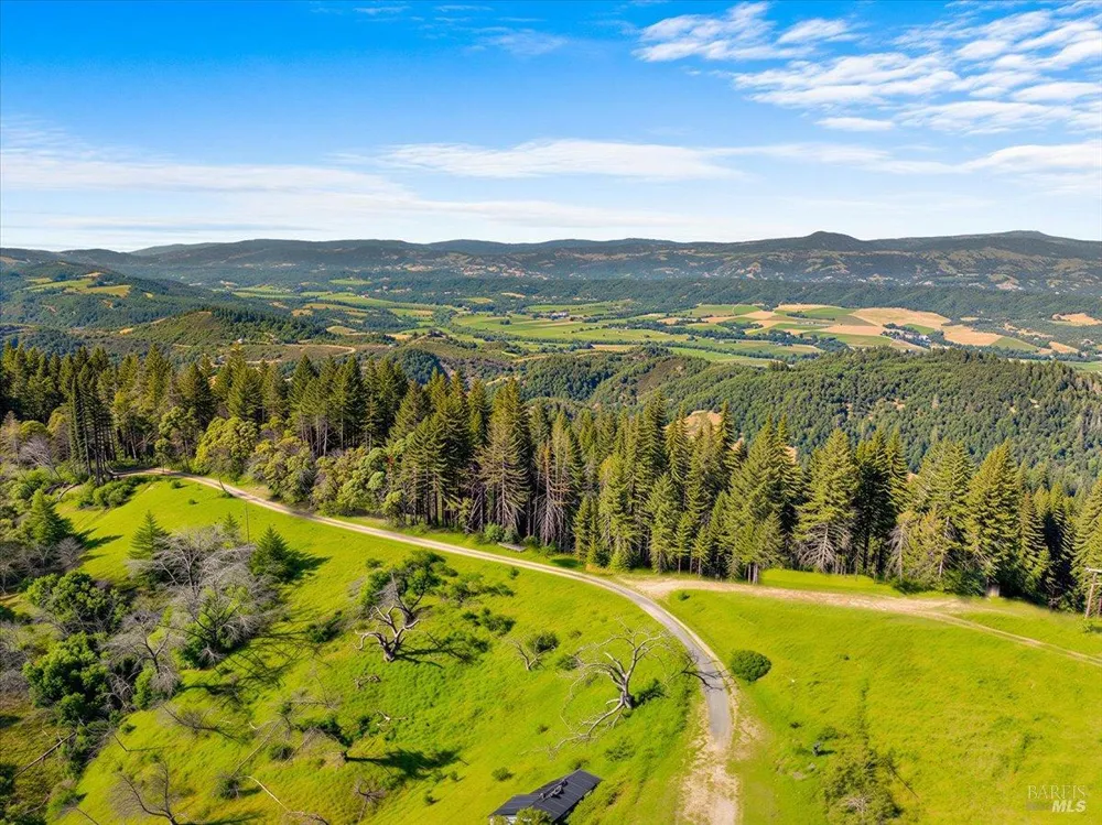 1401 Big Ridge Road Healdsburg, CA 95448
