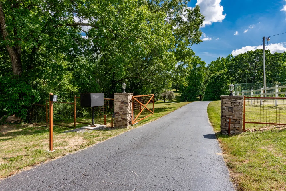 320 Crestview Lane Dayton, TN 37321
