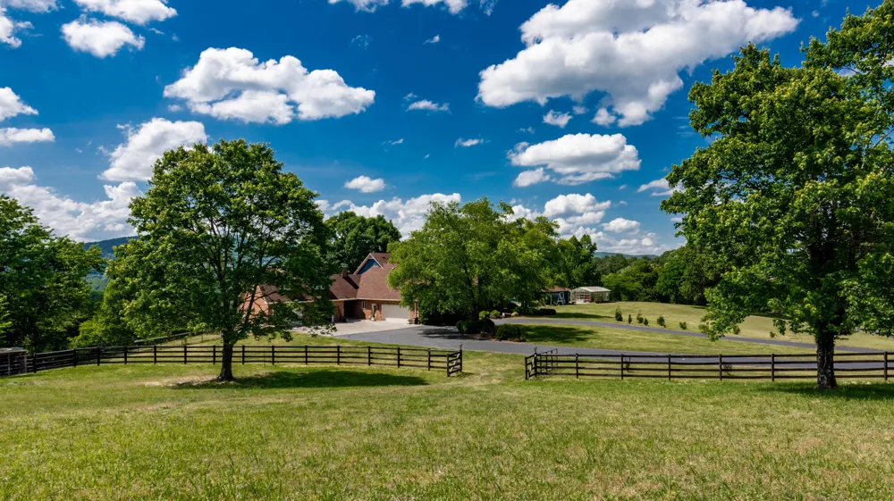 320 Crestview Lane Dayton, TN 37321
