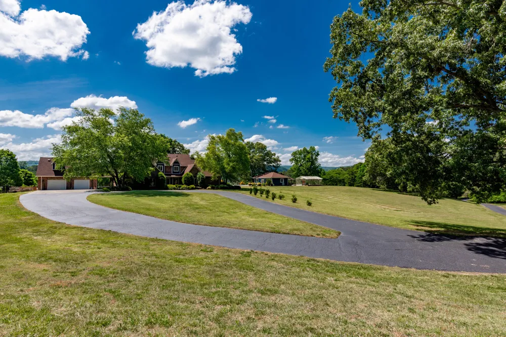 320 Crestview Lane Dayton, TN 37321