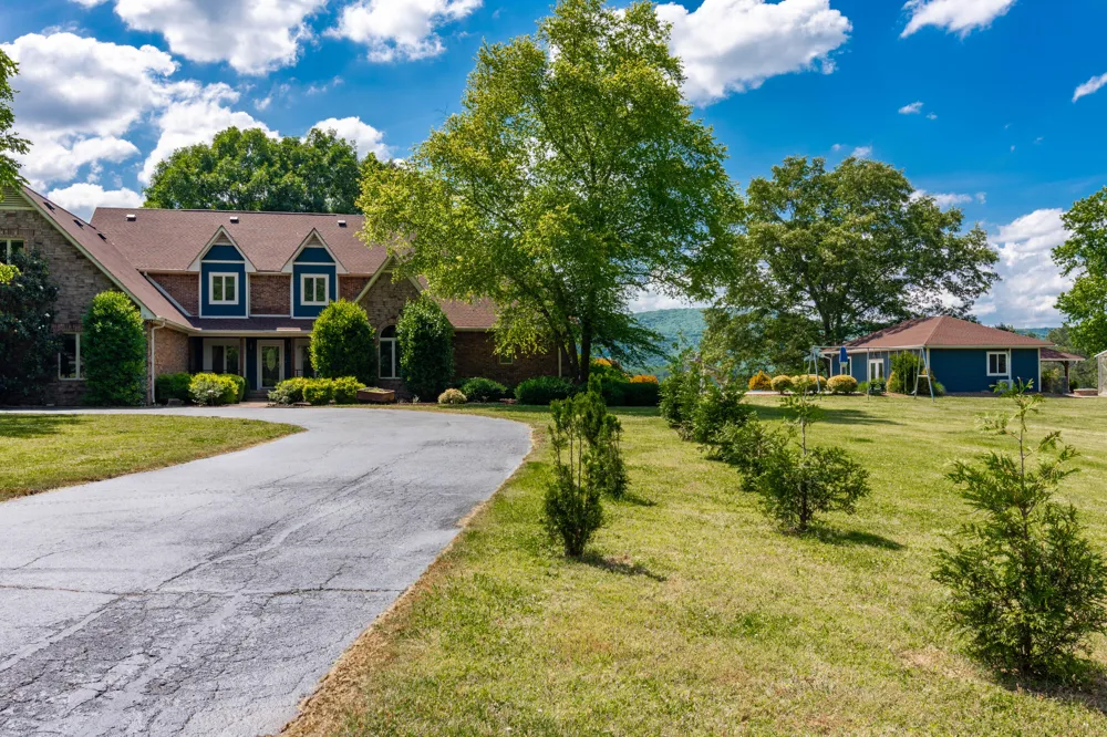 320 Crestview Lane Dayton, TN 37321