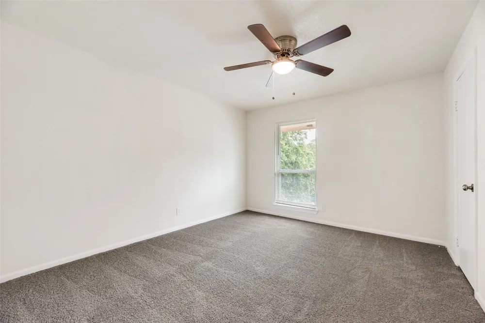 514 Valley Park Drive Garland, TX 75043