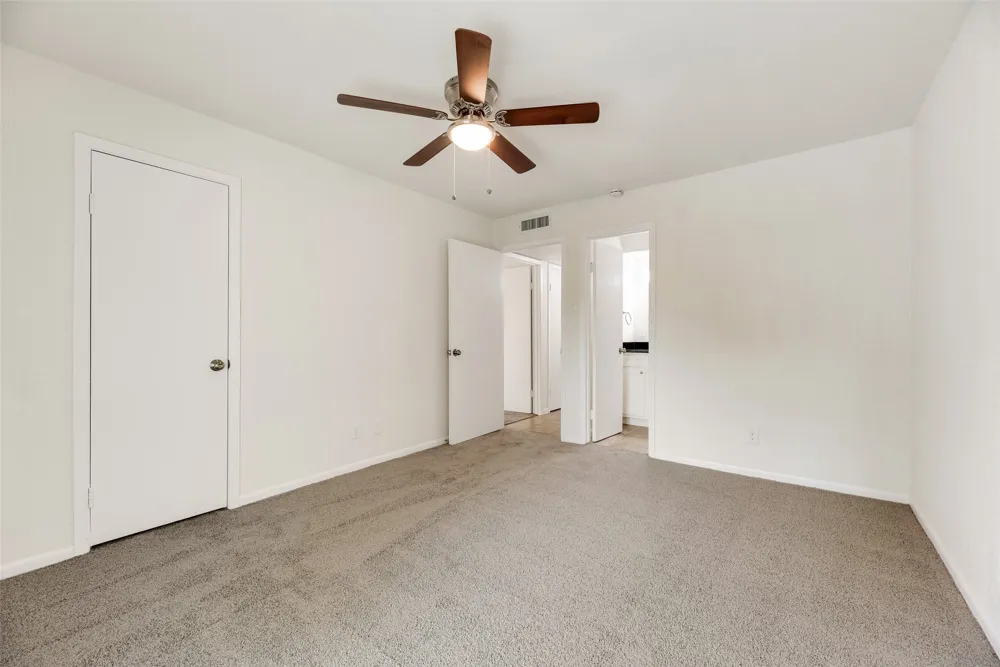 514 Valley Park Drive Garland, TX 75043