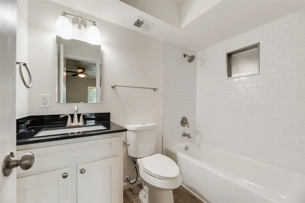 514 Valley Park Drive Garland, TX 75043