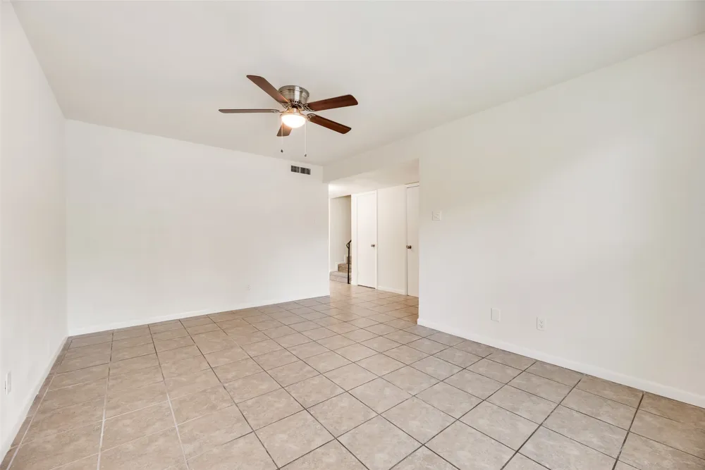 514 Valley Park Drive Garland, TX 75043