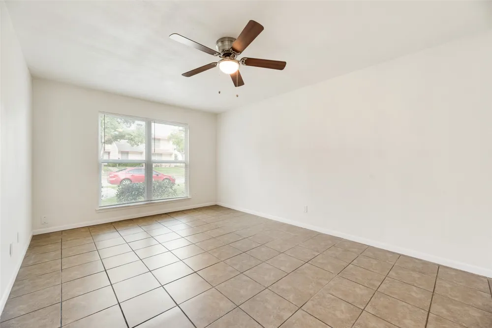 514 Valley Park Drive Garland, TX 75043