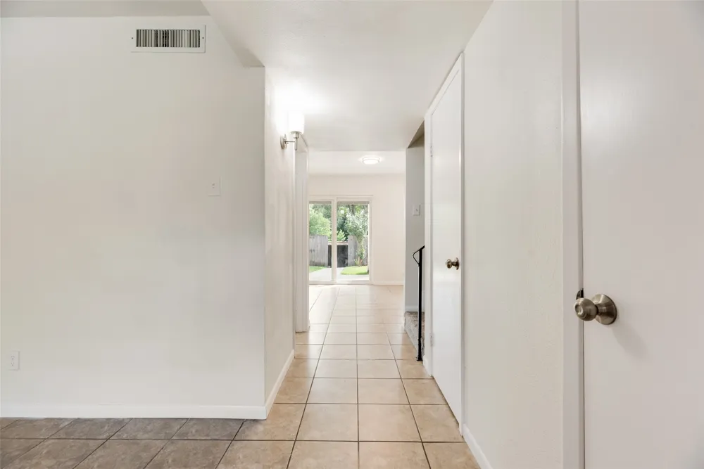 514 Valley Park Drive Garland, TX 75043
