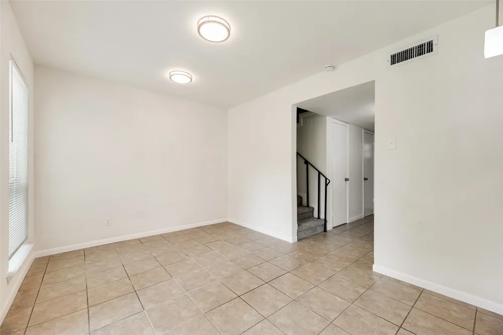 514 Valley Park Drive Garland, TX 75043