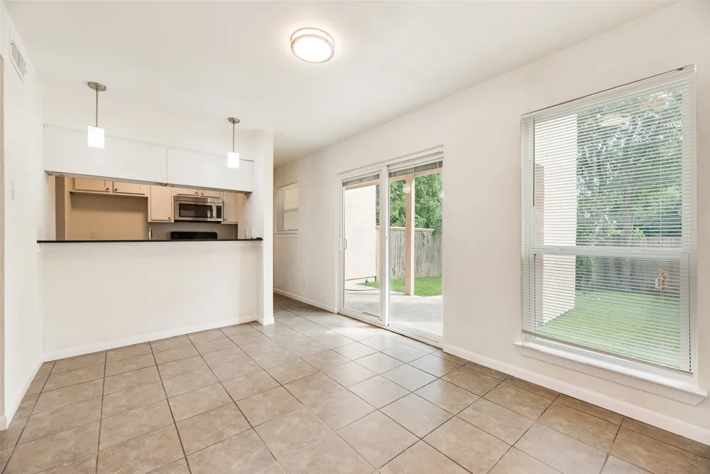 514 Valley Park Drive Garland, TX 75043