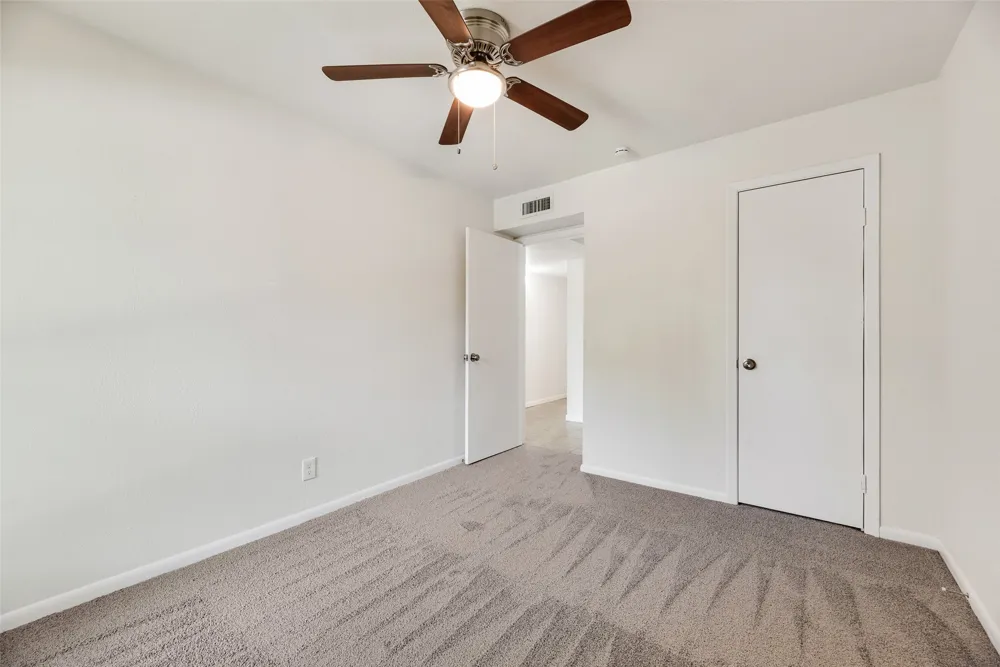 514 Valley Park Drive Garland, TX 75043