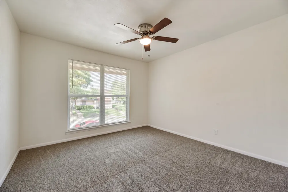 514 Valley Park Drive Garland, TX 75043