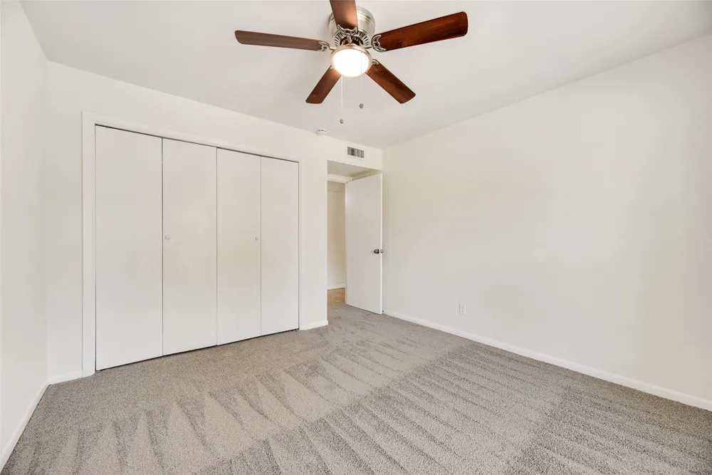 514 Valley Park Drive Garland, TX 75043