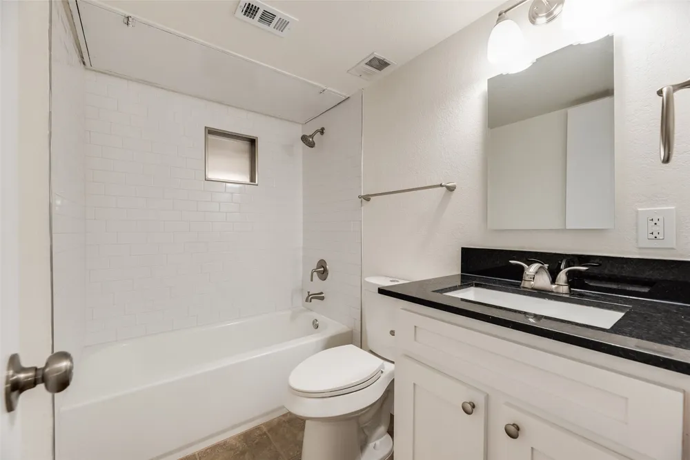 514 Valley Park Drive Garland, TX 75043