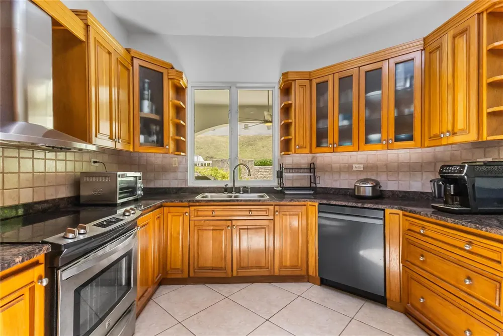 76 HARBOUR LIGHTS DR Humacao, PR 00791