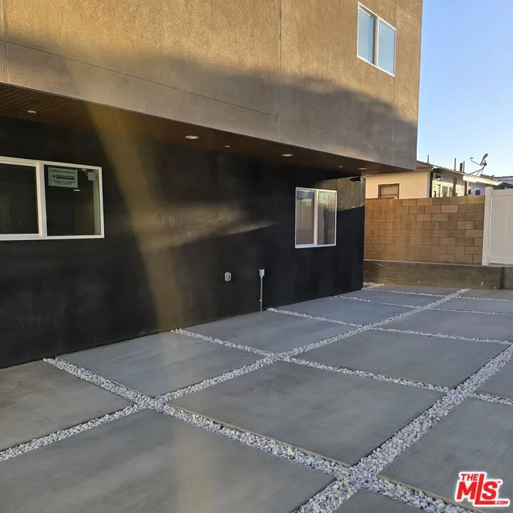 10829 Peach Grove Street #3 North Hollywood, CA 91601