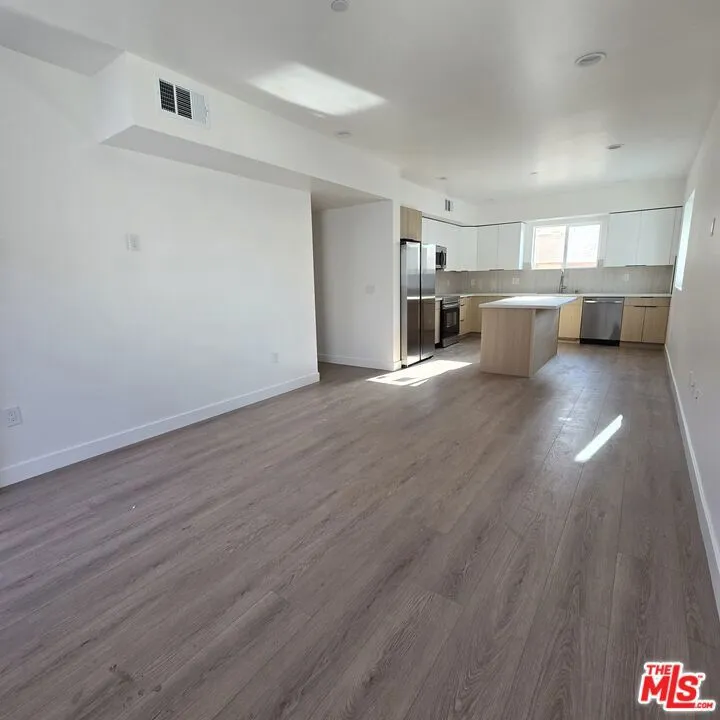 10829 Peach Grove Street #3 North Hollywood, CA 91601