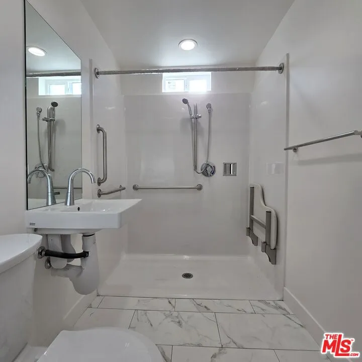 10829 Peach Grove Street #3 North Hollywood, CA 91601
