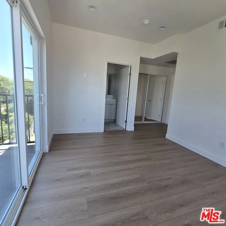 10827 Peach Grove Street #1/2 North Hollywood, CA 91601