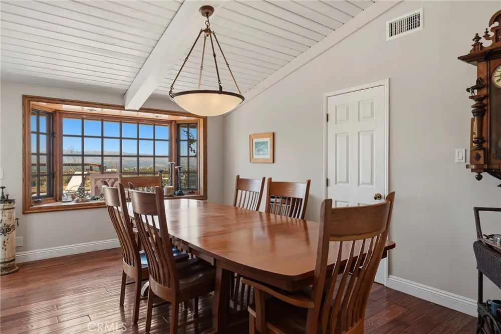 18070 Boris Drive Encino, CA 91316