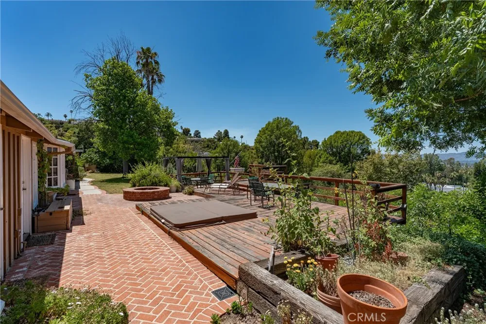 18070 Boris Drive Encino, CA 91316